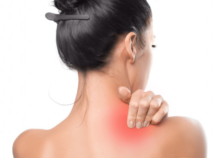 https://www.drgraeme.com/img/containers/main/images/2021/Shoulders/health-care-and-medical-concept-pain-in-a-neck-woman-neck-and-back-close-up-163414074.jpg/58f27eb352a8ddb576ea40273340193a.jpg